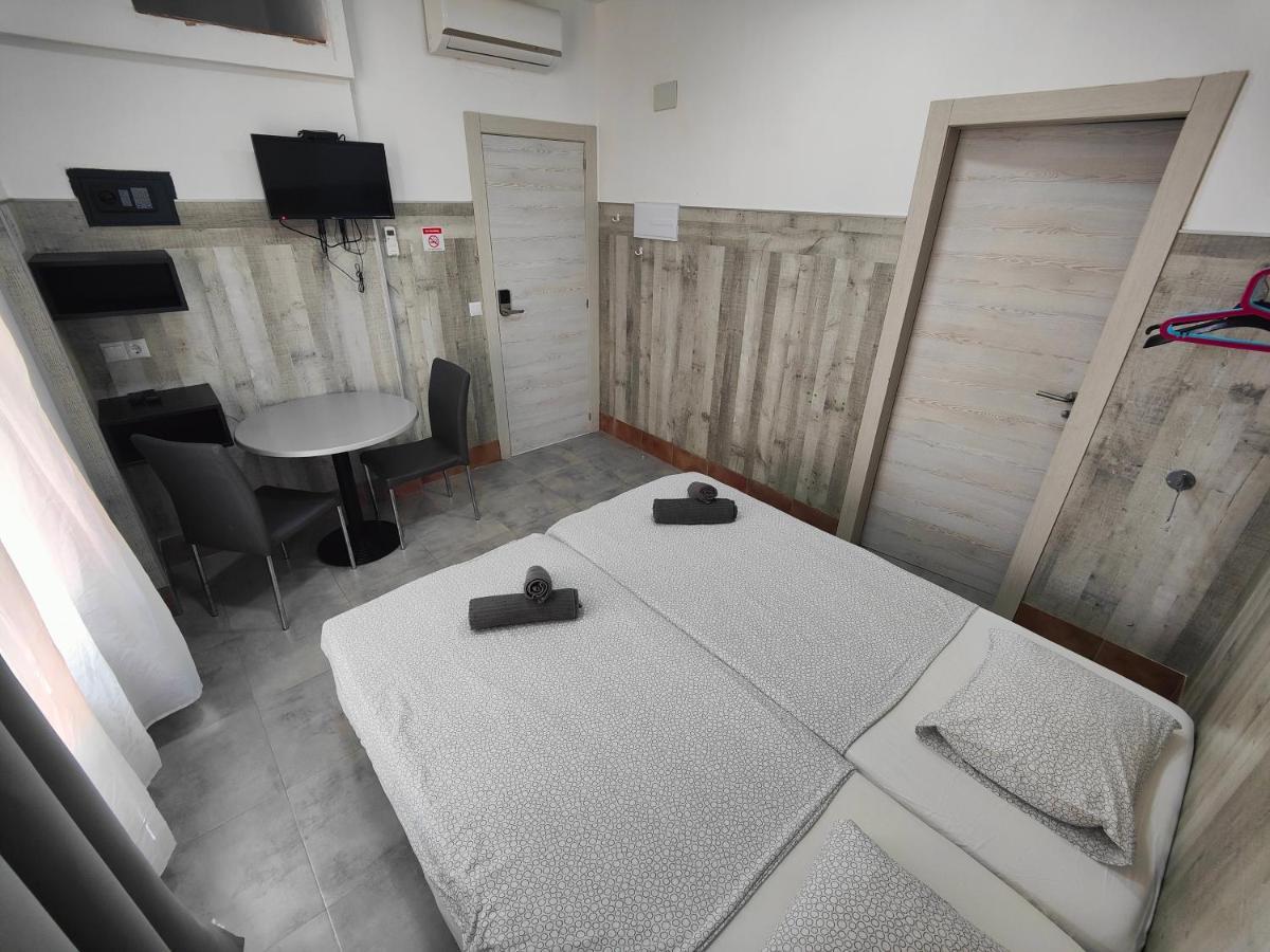 Hôtel Ріаza Lfach à Calp Extérieur photo